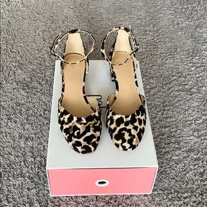 Never worn Super cute leopard shoes!